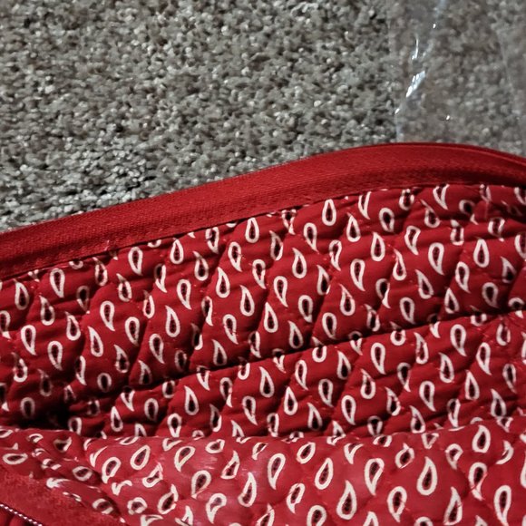 Vera Bradley Quilted Purse, Red, Black & Cream Floral Pattern. Front Flap Pocket - Picture 8 of 10